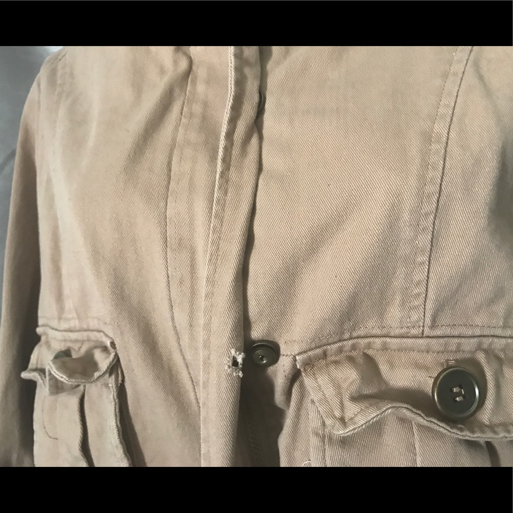 Beige coat - Picture 3 of 5
